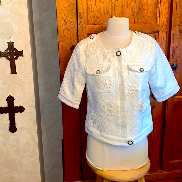 NWT⭐️Dressy Floral (Daisy) Design JACKET Cream Short Sleeve by DARLING🌼 - Picture 3 of 15